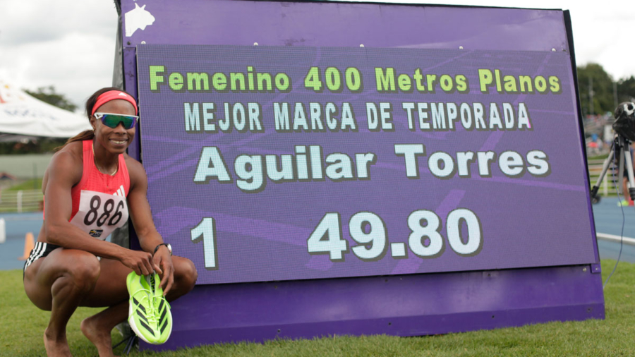 Evelis-Aguilar-marca-400-metros-tablero
