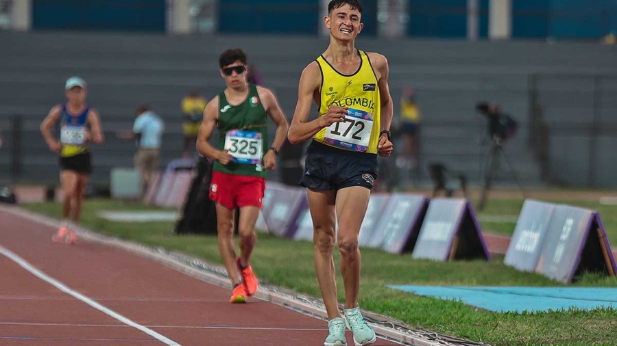 Miguel-Arcangel-Peña-marcha-Asuncion-2025-llegada