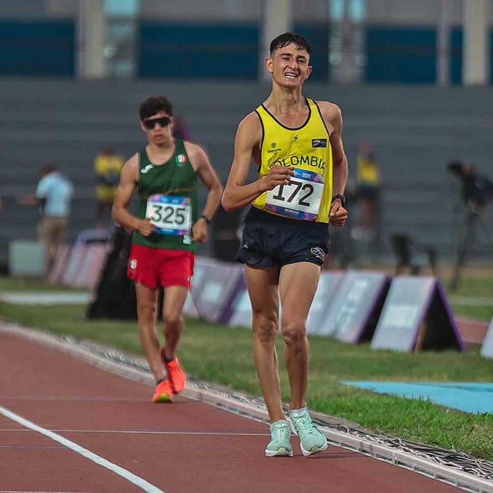 Miguel-Arcangel-Peña-marcha-Asuncion-2025-llegada