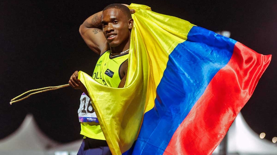 Ronal-Longa-100-metros-Asunción-2025-bandera